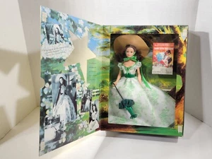 Vom Winde verweht Barbie Hollywood Collection Scarlett O'Hara grün weiß Kleid - Bild 1 von 13