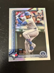 2025 Topps Chrome Baseball 105 Orelvis Martínez, Toronto Blue Jays RC Refractor - Imagen 1 de 1