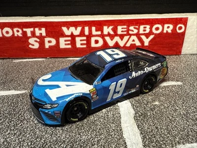 2019 Martin Truex Jr #19 Auto-Owners 1/64 NASCAR Lionel ARC Diecast Loose - Image 1 of 4