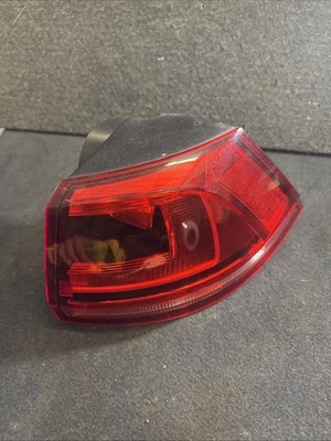 Оригинальный б/у правый задний фонарь для Volkswagen Golf Sport Wagen 5GM945096E 2015-2017 годов выпуска - Изображение 1 из 4