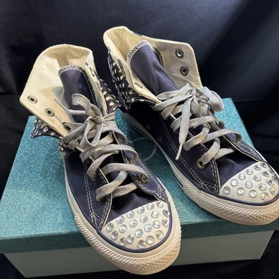 女士 Betsey Johnson 匡威 8 码蓝色白色圆点水钻高帮 — 第 1/4 张图片