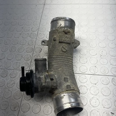 Оригинальный клапан рециркуляции (справа) для Nissan GTR R35 2009 года выпуска - Изображение 1 из 4