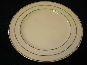 Nuevo plato de postre para ensalada Mikasa Chelsea Platinum Bone China  - Imagen 1 de 3