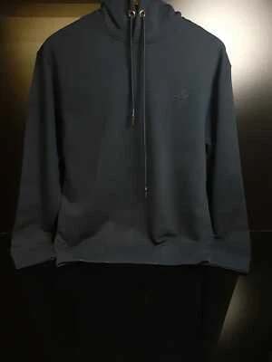 MCQ SUDADERA CON CAPUCHA LOGOTIPO DE DISEÑADOR BORDADO-AZUL. Foto 1 de 4