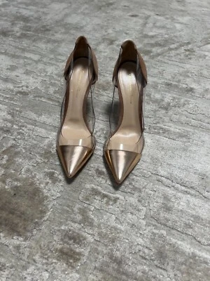 Zapatos de salón plexi Gianvito Rossi beige gamuza/dorado metálico Foto 1 de 4