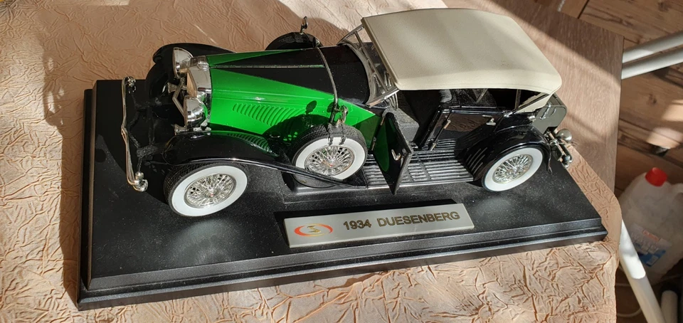 Oldtimer Dusenberg 1934 Auf Sockel 1:18 Modellauto - Bild 1 von 1