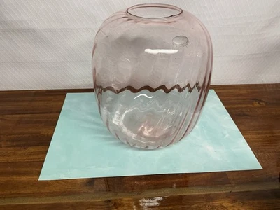 Jarrón rosa soplado a mano L. E. Smith Foto 1 de 4