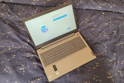 Lenovo IdeaPad 3 mit Laptoptasche - Sehr guter Zustand - Bild 1 von 4