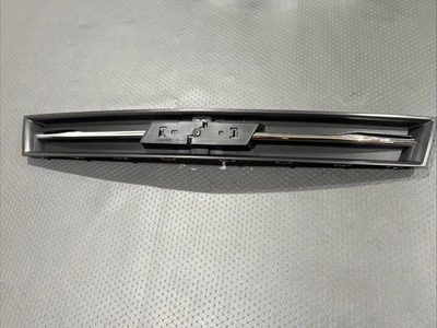 Parte superior delantera negra para Chevrolet Trax 2017-2021 con rejilla de parachoques cromada Foto 1 de 2