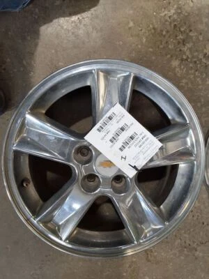 Llanta Chevy HHR 2006-2009 16x6-1/2 aluminio 5 radios cromada Opt PY1 Foto 1 de 4