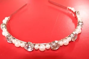 Stirnband Haarschmuck mit Kunstperlen und Strass BLING in silberfarben - Bild 1 von 9