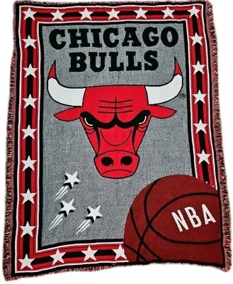Manta de lanzamiento de pelota de baloncesto NBA Chicago Bulls 53"x 41" The Northwest Company EE. UU.  Foto 1 de 4