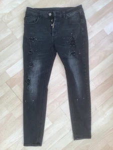 Alessandro Zavetti slim fit denim distressed jeans 32inch waist/28 inch  leg. - Picture 1 of 2