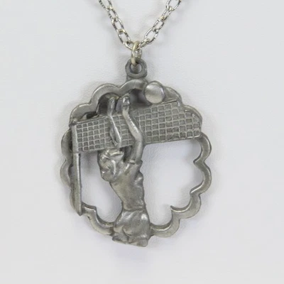 Collar Colgante Voleibol Jugadores Peltre Joyería Deportiva De Colección 1.7" x 1.8" Foto 1 de 4