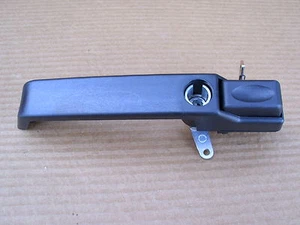LAND ROVER DEFENDER 90 / 110 DOOR HANDLE PUSH BUTTON LH - NEW HANDLE - MXC7651 - Picture 1 of 1