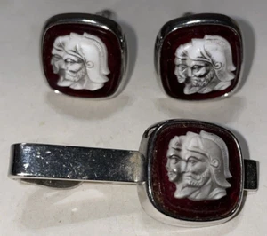 Vintage Shields Silver Tone Red Lucite Gladiator Cameo Cufflinks & Tie Bar Clip - Picture 1 of 6