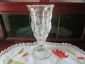 LOVELY TALL VINTAGE CROWN CRYSTAL SERIES 54 VASE - Picture 1 of 8