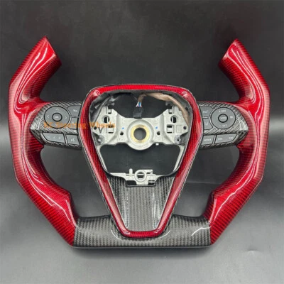 Индивидуализированный красный руль из углеродного волокна для Toyota Camry поколения 8 2018-2022  - Изображение 1 из 4