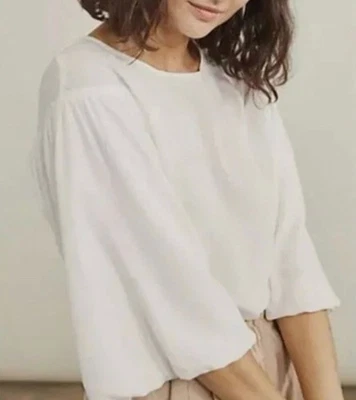 Camisa para mujer Elizabeth & James crepé manga campana fluida top marfil talla mediana usada en excelente estado Foto 1 de 4