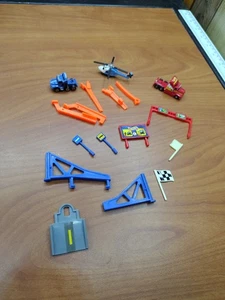 Lote Surtido de Micro Máquina Hot Wheels Accesorios Miniatura - Imagen 1 de 14
