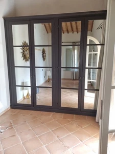 Kleiderschrank 4 Türen Spiegel Massivholz blau lackiert - Bild 1 von 2