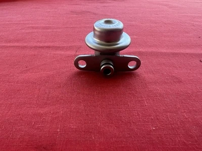 Regulador de presión de combustible OEM para Infiniti fx35 fx45 Nissan 024000-5220 0240005220 Foto 1 de 4