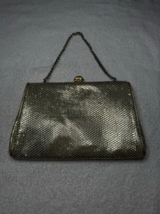Borsa pochette tono oro manico catena - Foto 1 di 7