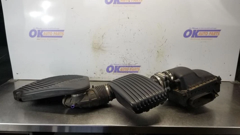 96 CHEVY IMPALA SS 5.7L AIR CLEANER AIR BOX ASSEMBLY WITH RESONATORS - Image 1 of 4