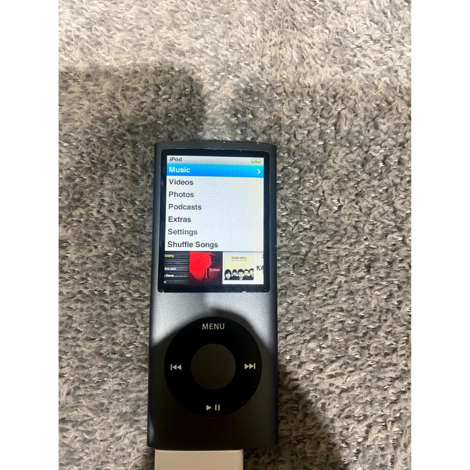 Apple iPod Nano (4th-Gen) A1285 Media Player Black 2" LCD Display 8GB For Parts - Image 1 of 4