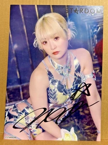 Foto autógrafa Natsupoi 2023 estrellato Joshi lucha libre profesional 8"x11,5" ángeles cósmicos - Imagen 1 de 2