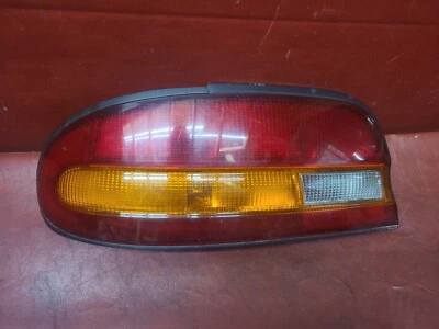 Nissan Altima 1993 1994 luz trasera izquierda lado del conductor OEM Nissan Foto 1 de 4