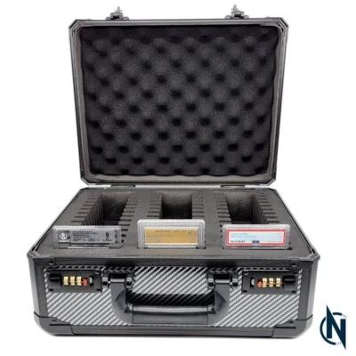 TCG Sammelkarten Koffer mit 3 Fächern für 42 gegradete Slabs in Carbon ☆ PSA BGS - Bild 1 von 3