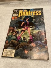 THE HUNTRESS COMIC BOOK No. 1 1989 DC COMICS INC. 1st. ISSUE