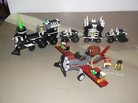LEGO MONSTER FIGHTERS THE GHOST TRAIN GLOW IN THE DARK SET #9467 FROM 2012
