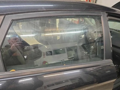 Used Rear Right Door Glass Rear fits: 2011 Ford Fiesta 4 Dr tinted Htbk Rear Rig - Imagem 1 de 4