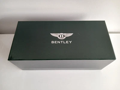 1:18 Minichamps 2010 Bentley Mulsanne Orange Metallic - Image 1 of 4