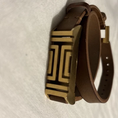 Pulsera Tory Burch para Fitbit Cuero Negro Tono Dorado Doble Envoltura Foto 1 de 3