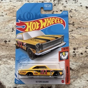 2021 Hot Wheels Yellow 1965 Ford Galaxie "Treasure Hunt" Muscle Mania # 240/250 - Picture 1 of 2
