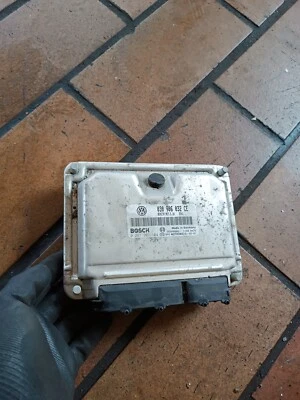 Originale VW Polo 6N2 1.0 Centralina Motore 030906032CE - Immagine 1 di 4