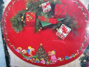BUCILLA Felt Applique Holiday TREE SKIRT Kit, CHRISTMAS MORNING,43",Toys,82926 - Picture 1 of 10