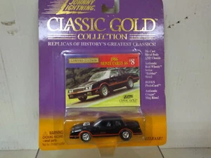 CHEVROLET MONTE CARLO 1986 SS CLASSIC GOLD 1:64 JOHNNY LIGHTNING - Foto 1 di 2