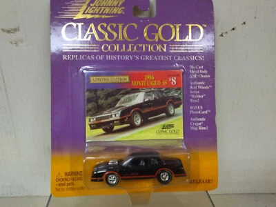 CHEVROLET MONTE CARLO 1986 SS CLASSIC GOLD 1:64 JOHNNY LIGHTNING - Immagine 1 di 2
