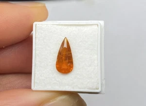 Facetador, naranja DISTEN/KYANITA (1,03 quilates) naranja cianita faceta, Tanzania - Imagen 1 de 2