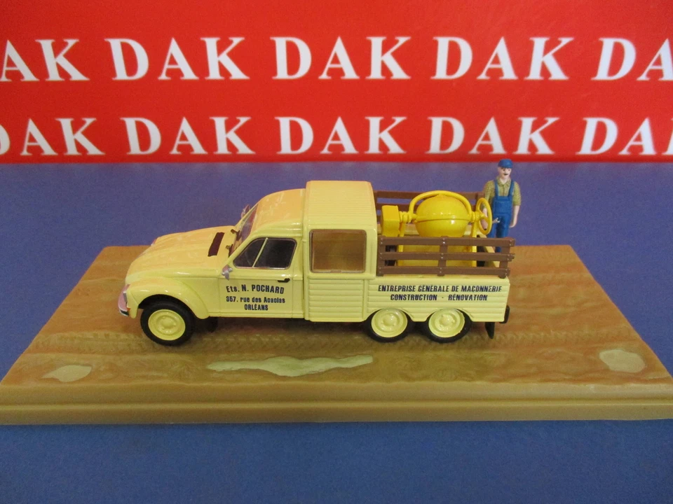 Die cast 1/43 Modellino Diorama Auto Citroen 2CV 6 Ruote con betoniera by Atlas - Immagine 1 di 4