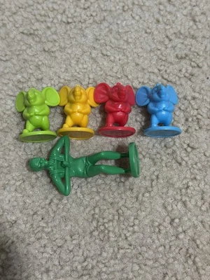 Mouse Trap Board Game 2016 Replacement Pieces Parts 4 Mice Tokens and Diver - Image 1 of 2