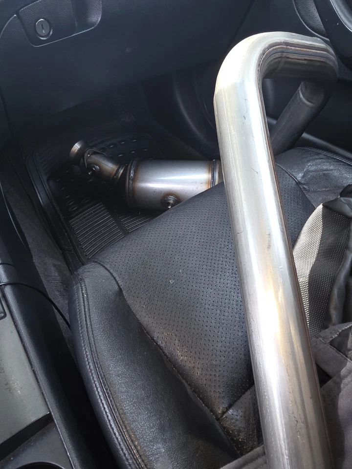 Convertidor catalítico delantero para Ford Transit-150 Transit-250 Transit-350 2015-2019 Foto 1 de 4