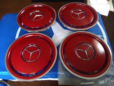 4 x Tapacubos originales Mercedes Benz W124 15" 1244010924 rojo borgoña Foto 1 de 4