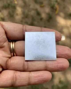 Foglio quadrato argento massiccio religioso indù puro 999 1 pezzo, 3 cm, 4,5 gm - Foto 1 di 4