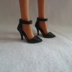 NEU 2020 Barbie Inspiring Women Katherine Johnson Puppe Schwarz High Heel Schuhe - Bild 1 von 4