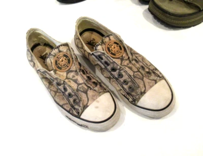 Ed Hardy canvas athletic shoes, sz. 9 US, 40 European - Image 1 of 4